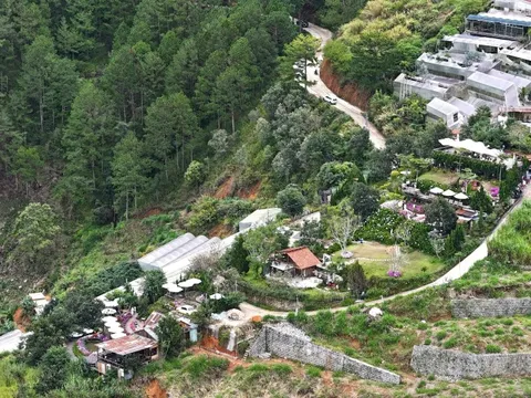 Những quán cà phê chênh vênh mùa mưa, sạt lở rình rập ở Đà Lạt