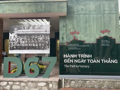 Lần đầu mở cửa đón khách vào hầm Cơ yếu tại Hoàng thành Thăng Long