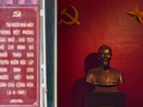 Gắn biển nơi Bác Hồ viết Tuyên ngôn Độc lập