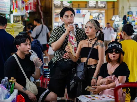 Hà Nội, TP.HCM lọt top thành phố khiến khách căng thẳng vì nóng ẩm