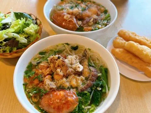 Du lịch Hạ Long 1 ngày, ăn đặc sản gì, chơi ở đâu?