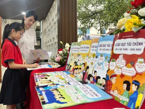 "Giáo dục tài chính" đến với học sinh