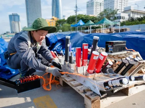 Đội pháo hoa Bộ Quốc phòng dùng 7.000 quả pháo trong đêm chung kết DIFF 2025