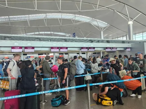 Mua tour trọn gói đi Úc, khách méo mặt vì chuyến bay bị delay… 2 ngày!