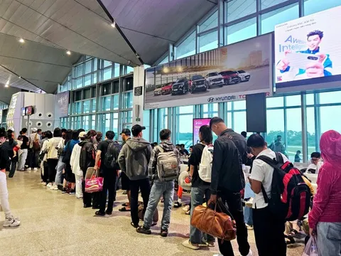 Sân bay Vinh đóng cửa 6 tháng, khách đã mua vé giải quyết thế nào?