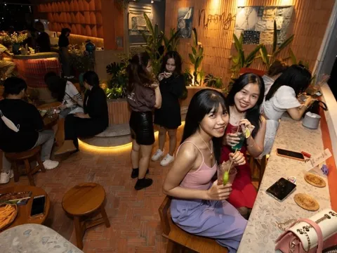 Trống chỗ rooftop, khách sạn 5 sao ở TP.HCM đêm bắn pháo hoa 2/9