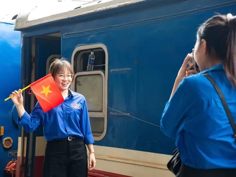 'Cháy vé' tàu Nha Trang, Vinh đi Hà Nội xem diễu binh dịp 2/9