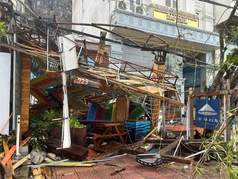 Khuyến khích giảm 50% giá phòng cho khách mắc kẹt do bão số 5