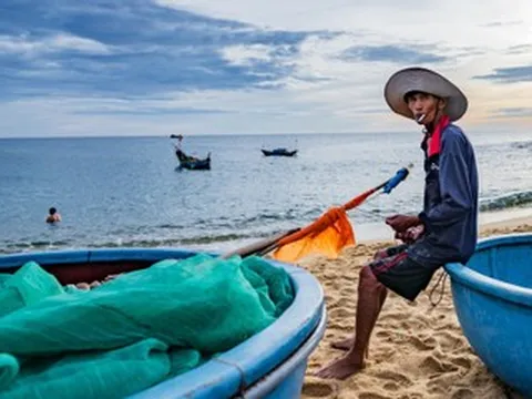 Nghỉ lễ 2/9 ở làng ven biển 'view triệu đô', ăn hải sản tươi rói, giá rẻ bất ngờ