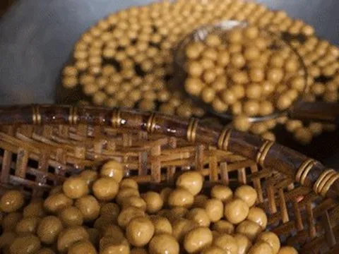 Đặc sản Ninh Bình giòn rụm, vị ngọt thơm, khách ăn vèo hết nửa cân