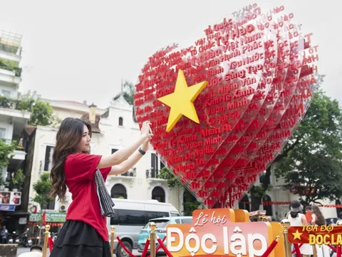 Tăng gấp 3 lần khách đến Hà Nội dịp 2/9