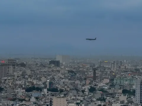 Lặp lại cảnh tượng hiếm gặp ở núi Bà Đen nhìn từ TP.HCM