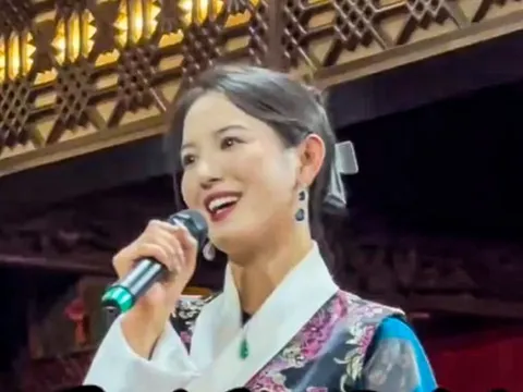 Thành 'đại sứ du lịch' ở Trung Quốc vì giống Song Hye-kyo