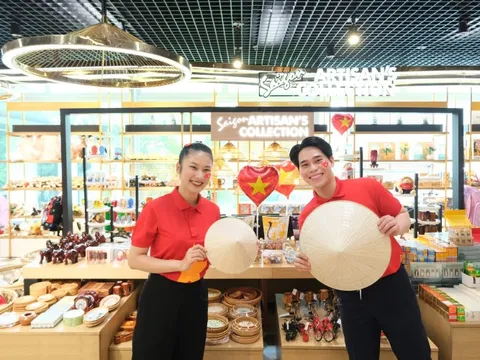 Món quà đặc biệt cho hành khách tên Quốc, Khánh, Tự, Hào, Việt, Nam dịp Quốc khánh 2-9