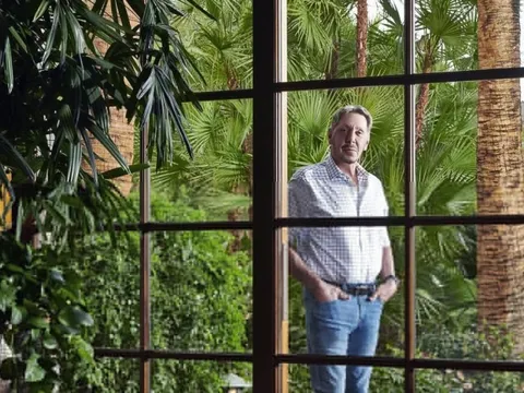 Thú nghỉ dưỡng xa xỉ của người vừa giàu nhất hành tinh