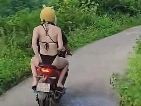 Tin mới vụ khách Tây mặc bikini trên đường Hà Giang