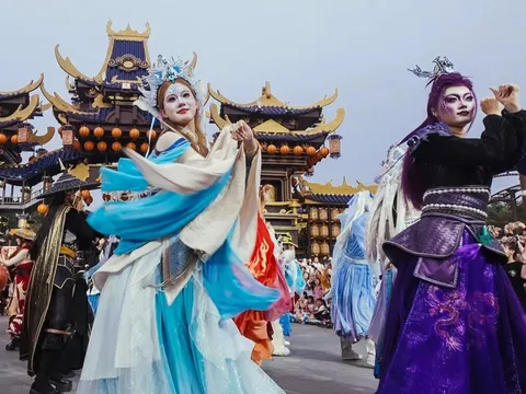 Ai kiếm về triệu USD cho công viên giải trí Trung Quốc?