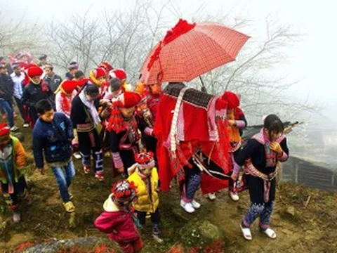 Hơn 170 nghệ nhân đồng bào các dân tộc cùng biểu diễn nghệ thuật đương đại