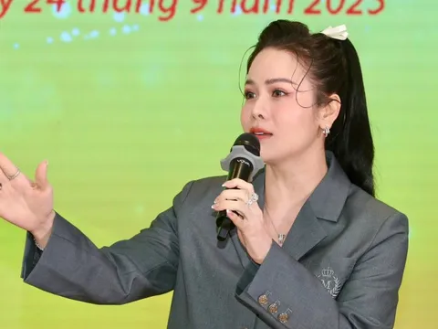 Nhật Kim Anh trao tặng 50 triệu đồng đến "Mai Vàng nhân ái"
