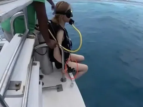 Khách Trung Quốc bị 'bỏ quên', trôi dạt 40 phút ở Maldives