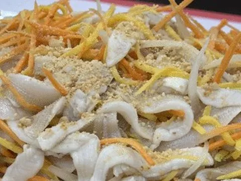 Đặc sản 'kén khách' có từ Nam ra Bắc, nước chấm làm từ thứ tưởng bỏ đi