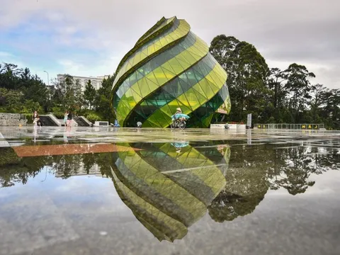 Du khách chán ngán khi Đà Lạt cứ mưa là ngập