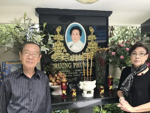 Gia đình NSND Đinh Bằng Phi trao tặng nguồn tư liệu quý
