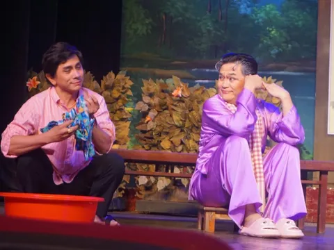 Đại Nghĩa, Hồng Ánh, Đình Toàn gây sốt với vở "Hồn ai nấy giữ"