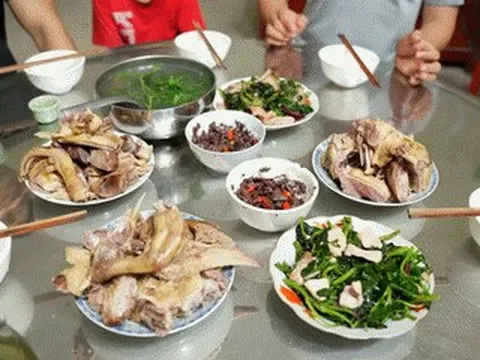 Đặc sản tên lạ ở Quảng Ninh không phải ai cũng biết, 1 con 3-4 người ăn no