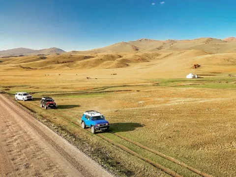 Tôi lái xe 2.400 km 'phượt' Tây Á