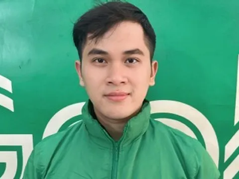 Á quân 'Học viện cải lương' đẹp trai, sinh năm 2000 chạy xe ôm mưu sinh