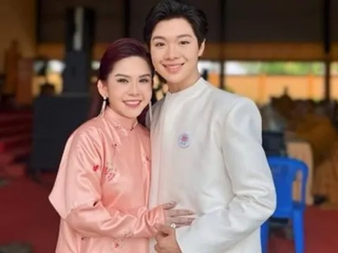 Mỹ nam sân khấu cải lương khiến NSƯT Thoại Mỹ xúc động, Bình Tinh coi như con là ai?