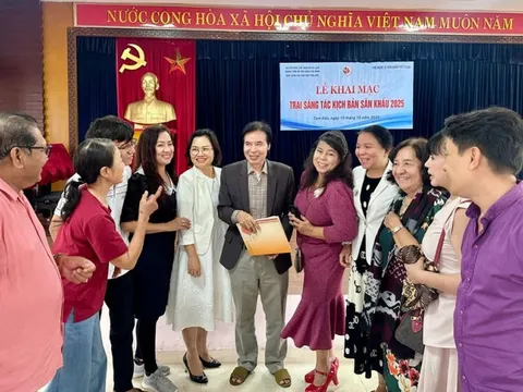 Kịch bản sân khấu cần hơi thở đương đại