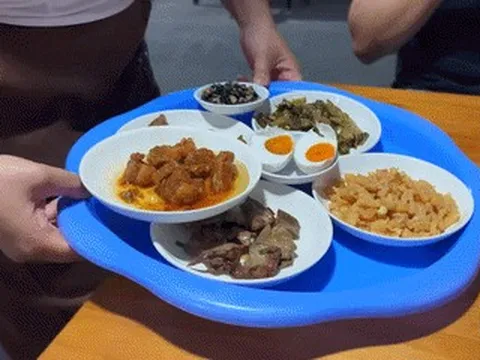 Đặc sản Quảng Ninh không phải ai cũng biết, bày biện như mâm cỗ, 3-4 người ăn no