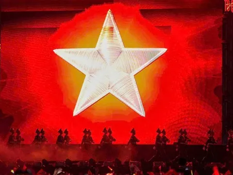 Ra mắt phim ca nhạc "Tổ quốc trong tim"