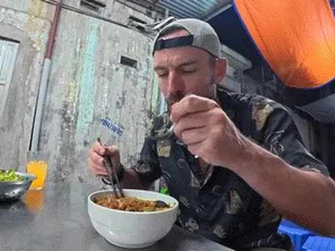Khách Tây khen nức nở món đặc sản trong ngõ nhỏ ở Hải Phòng, giá chỉ 35 nghìn