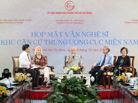 Âm vang một thời hoa lửa