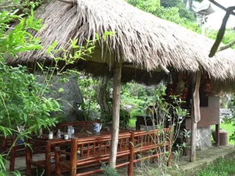 Khám phá ngôi chùa bằng tranh tre ẩn mình trong hang đá ở Thanh Hóa