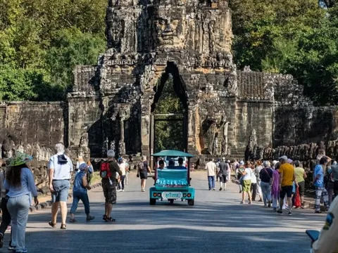 Hàn Quốc dừng tour du lịch đi Campuchia