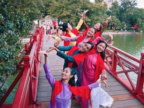 "Tay trong tay" – vũ điệu đoàn kết lan tỏa sức mạnh nghệ thuật Việt