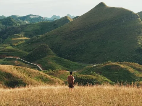 Mùa cỏ cháy giữa núi rừng Cao Bằng