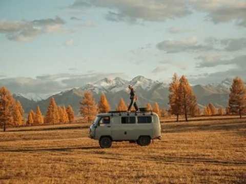 Khách Việt đi ngắm thu ở Mông Cổ: Ngày say xe dữ dội, đêm canh củi đốt lò