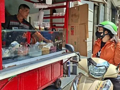 Chủ bị khách ghét, quán chè ‘chảnh’ vẫn nổi tiếng suốt 60 năm ở TPHCM