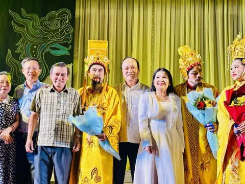 Ngọc Đợi, Lê Hoàng Nghi, Thu Mỹ tạo dấu ấn đẹp trong vở "Đế đô sóng cả"