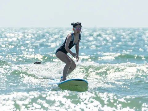 Rợp khách Tây trên biển Mũi Né