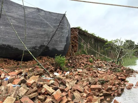 Công bố tình huống khẩn cấp sập tường Hoàng thành Huế