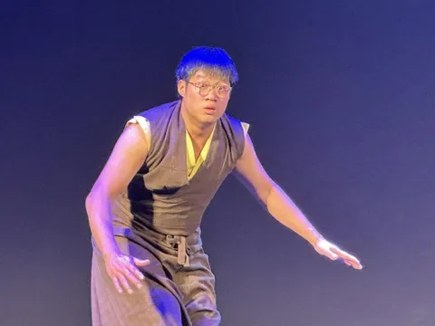 Kịch độc thoại Phi Nguyễn - Cuộc tự vấn về bản ngã