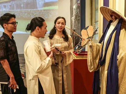 Khám phá trang phục Việt cổ tại Bảo tàng TPHCM