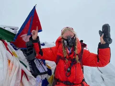 Chuyện đi vệ sinh trên đỉnh Everest