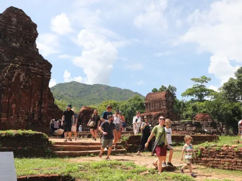 Nhiều chương trình khuyến mãi cho khách đoàn tham quan Mỹ Sơn